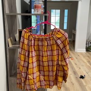 Old navy garnet and gold off the shoulder shirt.